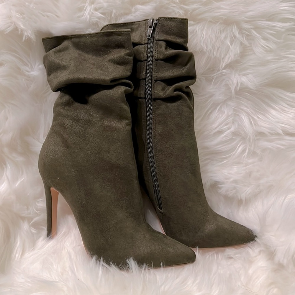 New olive green size 5.5 scrunch ankle booties. With side zipper. 4 inch heel